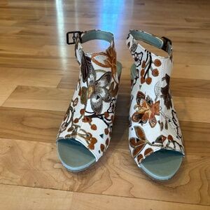 L'Artiste Women's Sandal